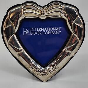 International Silver Co Heart Picture Frame Silver Plated Bow 4.5” Vintage Love